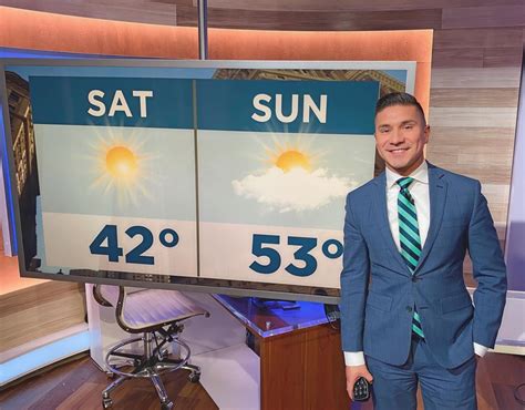 NYC weatherman Erick Adame who was fired over nude pics。